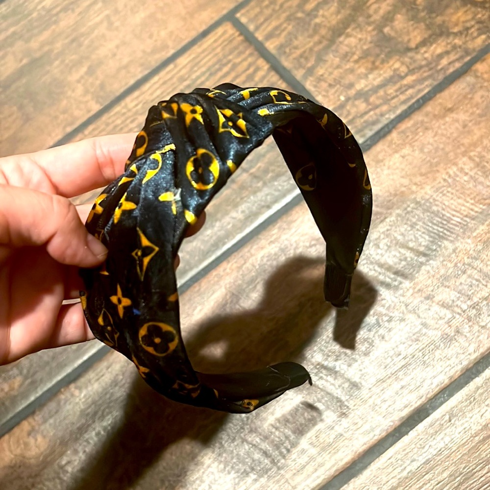 NWOT Womens luxury fashion headband